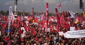 Пореден многолюден митинг на основната турска опозиционна партия НРП се състоя в община Бейликдюзю в Истанбул