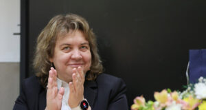 Председателят на Народното събрание Наталия Киселова поздрави Карлос Насар за златния медал от Европейското първенство по вдигане на тежести в Кишинев