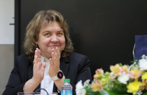 Председателят на Народното събрание Наталия Киселова поздрави Карлос Насар за златния медал от Европейското първенство по вдигане на тежести в Кишинев
