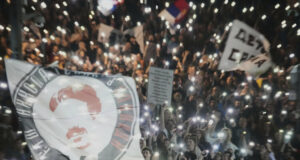 Протестиращите студенти в Сърбия ще продължат блокадата на националната телевизия, докато не бъде обявен конкурс за регулатора за електронни медии