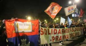 Протестни шествия в Сърбия в подкрепа на нападнатия декан на Философския факултет в Ниш