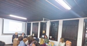 Работилница за писани яйца за възрастни проведе в Търговище етнограф от Елхово