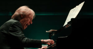 Ричард Клайдерман изнесе концерт в зала 1 на НДК