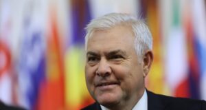 Румънският министър на отбраната обсъди предизвикателствата в сферата на европейската сигурност с председателя на ЕП Роберта Мецола