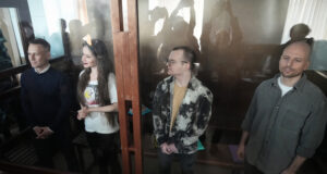 Руската прокуратура настоява за близо шест години затвор за четирима журналисти, обвинени в екстремизъм