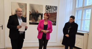 С изложбата „Изгорелите книги“ се вдъхва един нов живот на картини, посветени на книгата, каза проф. Греди Асса