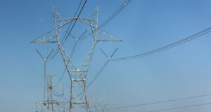 С над 5 процента поевтинява токът на българската енергийна борса за утре