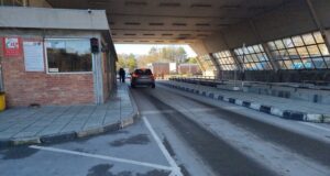 Трафикът за преминаване е нормален през граничните пунктове, на ГКПП "Станке Лисичково" се извършва цялостна реконструкция