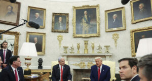 Доналд Тръмп посрещна израелския премиер Бенямин Нетаняху в Белия дом за втори път