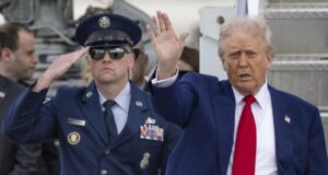 Тръмп подкрепя идеята онези народни избраници, станали наскоро родители, да могат да гласуват, като упълномощават техен колега да го направ