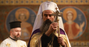 Трябва да не се страхуваме и да не се срамуваме от вярата си, каза патриарх Даниил