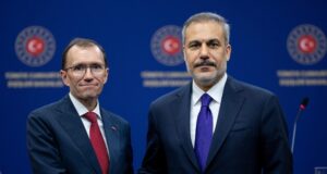 Турският министър на външните работи обсъди палестинския въпрос с норвежкия си колега