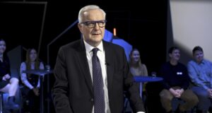 Управителят на централната банка на Финландия Оли Рен наблюдава "материализиране" на рисковете за икономиката и подкрепи по-ниски лихви на ЕЦБ