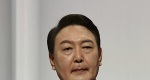 Южнокорейската прокуратура нахлу в частната резиденция на бившия президент Юн Сук-йол