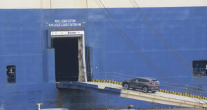 Японският износ расте под очакванията през март