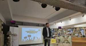 Директорът на „Амнести Интернешънъл-България“ Найден Рашков по време на представянето на годишния доклад на организацията.