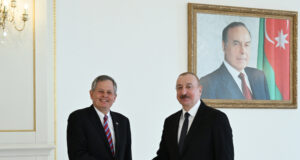 АЗЕРТАДЖ: Азербайджанският президент се срещна с американски сенатор