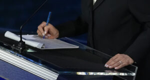 Агата Кристи води курс по творческо писане с помощта на изкуствен интелект