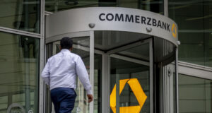 Акционерите в "Комерцбанк", за да обсъдят плановете на "Уникредит" за придобиване на германската банка