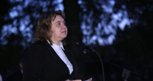 Априлци проявиха безпределна саможертва като избраха бунта пред робското безвремие, каза в Панагюрище Наталия Киселова