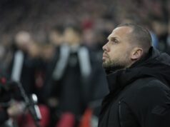 Аякс е постигнал уговорка с Джон Хейтинга да бъде следващият треньор на отбора