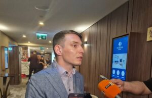 България е сред държавите в ЕС, които инвестират най-малко в съществуващите си работници, каза Адриан Николов, старши икономист в ИПИ