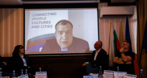 В Техническия университет в Айндховен българските студенти са втората по големина националност в ИТ специалностите, каза Иван Узунов