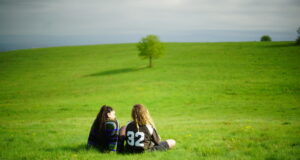 Виктория Динкова (Vick) представя нова песен с концерт