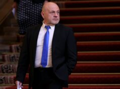 Вицепремиерът Томислав Дончев смята, че предложението за референдум за еврото допълнително разделя българското общество