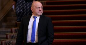 Вицепремиерът Томислав Дончев смята, че предложението за референдум за еврото допълнително разделя българското общество