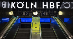 Влакови услуги прекъсват за повече от 2 седмици в ключов хъб в Кьолн