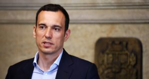 Всеки ден близо 64 хиляди ученици разчитат на обществения транспорт в София, за да стигнат до училище, заявява кметът Васил Терзиев