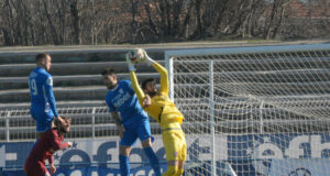 Втородивизионният Фратрия (Варна) удължи договорите на вратаря и на капитана на отбора