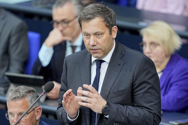 Германия ще инвестира 110 милиарда евро през 2025 г., заяви финансовият министър