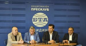 Говорим с хората, за да премахнем страховете им за еврозоната, каза във Видин лидерът на "Продължаваме промяната" Кирил Петков