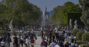 Годишната инфлация в еврозоната през април се задържа на ниво от 2,2 на сто, сочи предварителната оценка на Евростат