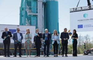 ДОПЪЛНЕНА
                                                                                                През юни ще бъде открита нова схема по програма "Хоризонт Европа" за използване на излезли от употреба отпадъчни материали, каза еврокомисар Екатерина Захариева