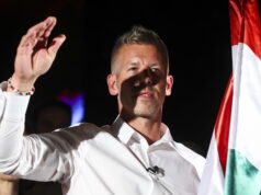 Да сложим край на омразата и да излекуваме раните, призова унгарски опозиционен лидер, който стигна пеша до Румъния