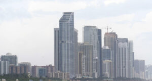 Двегодишно дете оцеля при падане от 15-ия етаж край Вашингтон