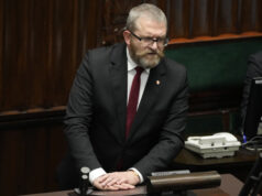 Десен екстремист обяви, че ще подкрепи Карол Навроцки на балотажа на президентските избори в Полша