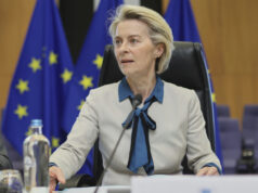 ЕС подготвя нов пакет санкции за увеличаване на натиска над Русия, заяви Урсула фон дер Лайен