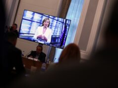 Еврото е доказателство за пред света, че България е на масата на силните, каза еврокомисарят Екатерина Захариева