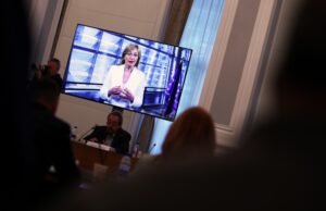 Еврото е доказателство за пред света, че България е на масата на силните, каза еврокомисарят Екатерина Захариева