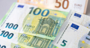 Еврото остава над 1,13 долара в междубанковата търговия