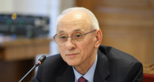 Животът и здравето са най-големите ценности, казва министър Силви Кирилов в послание към младите хора