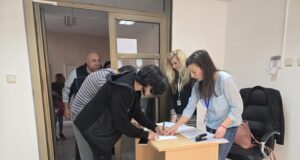 За едно работно място в община Ловеч се конкурират 15 души, съобщи за БТА директорът на Бюрото по труда