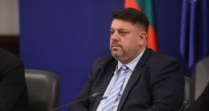 За подмяна на отоплителни уреди на твърдо гориво са сключени договори за над 600 млн. лв., каза вицепремиерът Атанас Зафиров