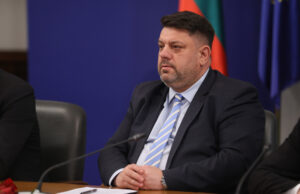 За подмяна на отоплителни уреди на твърдо гориво са сключени договори за над 600 млн. лв., каза вицепремиерът Атанас Зафиров