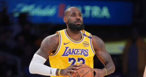 Звездата на Лос Анджелис Лейкърс Леброн Джеймс потвърди, че е с контузия на коляното след петия мач от плейофите в НБА