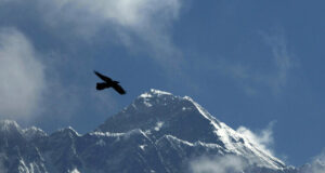 Индиец и румънец загинаха на осемхилядника връх Лхотце